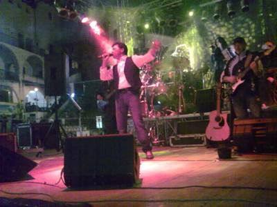 Calvi Risorta: Calvi Risorta: Alla festa di San Nicandro il Concerto di Damiano Parisi Grande Successo 