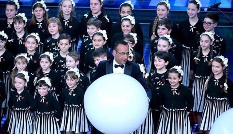 Il piccolo coro dell'Antoniano a Sanremo (foto Ansa)